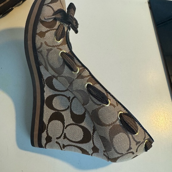 Coach adorable round toe logo monogram wedges with bows NOS without tags size 8 - Picture 8 of 13
